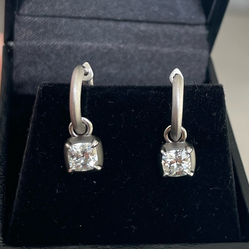 GIA Certified Diamond Huggie Earrings 1.03ctw J VVS1/JVVS2 Cushion Cut🌲 GIFT! 🎁